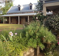 The Coach House on River and Park - Accommodation QLD