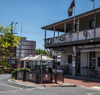 The Corner Hotel Alexandra - Accommodation QLD