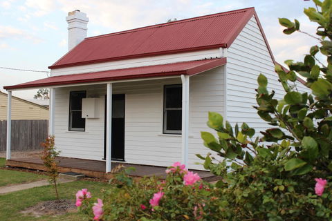 The Cottage - Accommodation QLD 3