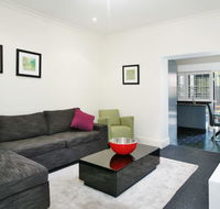 The Courtyard of St Neot - Art Deco 2BR Potts Point Apartment with Large Courtyard in Stunning Location - Accommodation QLD