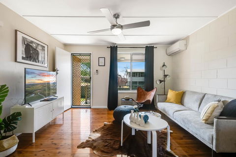 The Cowhide Cabin - Comfy, Family Friendly Stays In Toowoomba - Accommodation QLD 1