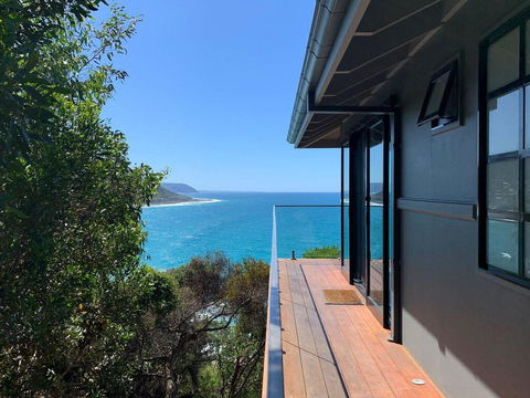 THE DECK HOUSE - A WYE RIVER ICON - Accommodation QLD 3
