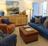 The Dewhurst - Sophisticated Entire CBD Apartment - Accommodation QLD