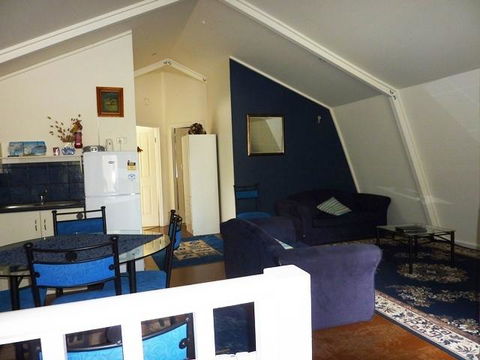 The Doo Drop Inn - Accommodation QLD 0