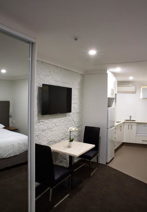 The Duck Inn Apartments - Accommodation QLD 3