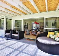The Endless Summer  Culburra - Pet Friendly - 2 Mins to Beach - Accommodation QLD