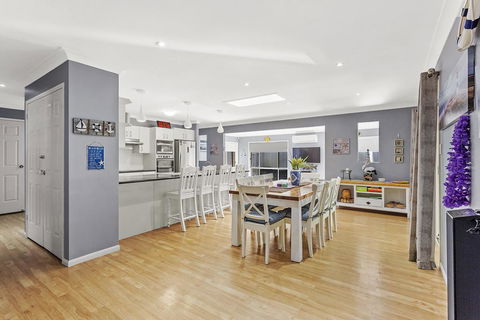 The Family Entertainer In The Heart Of Corlette! - Accommodation QLD 2
