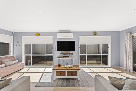 The Family Entertainer In The Heart Of Corlette! - Accommodation QLD 1