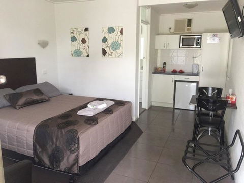 The Esplanade Motel - Accommodation QLD 2