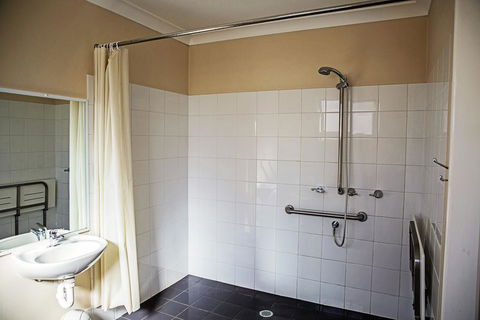 The Gallery Motor Inn - Accommodation QLD 3