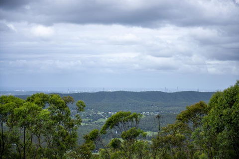 The Hillside Villa - Accommodation QLD 1
