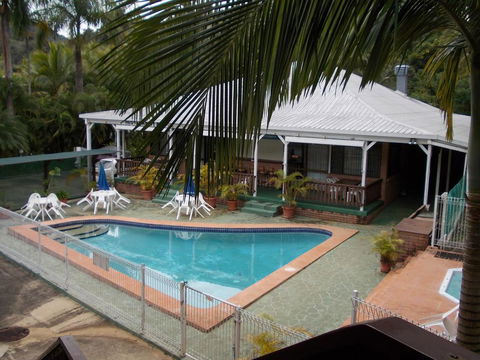 The Islands Inn Motel - Accommodation QLD 0