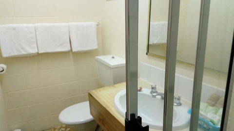 The Islands Inn Motel - Accommodation QLD 2