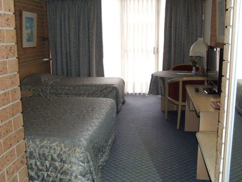 The John Hunter Motel - Accommodation QLD 2