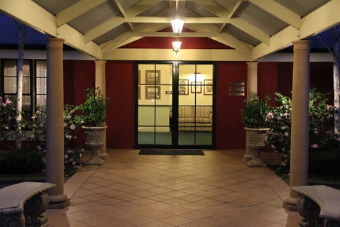 The Lawson Riverside Suites - Accommodation QLD 2