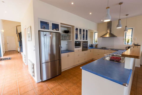 The Loft - Waterfront With Private Pool - Accommodation QLD 3