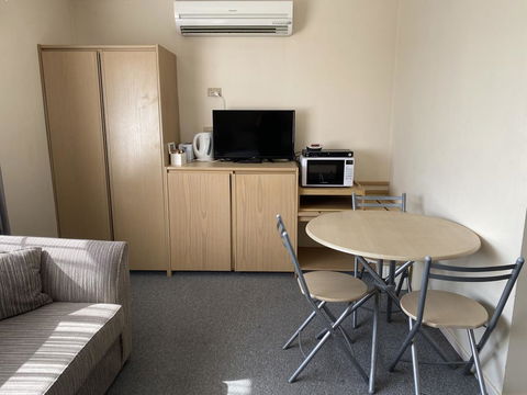 The Major Mitchell Motel - Accommodation QLD 3