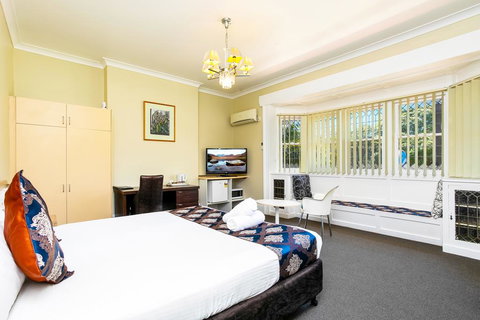 The North Shore Hotel - Accommodation QLD 2
