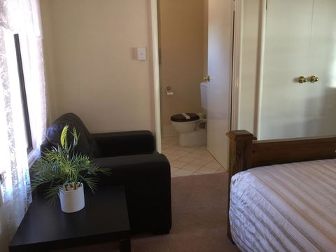 The Nosh & Nod - Howick Street - Accommodation QLD 2