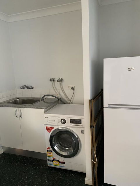 The Oaks Hotel Motel - Accommodation QLD 1