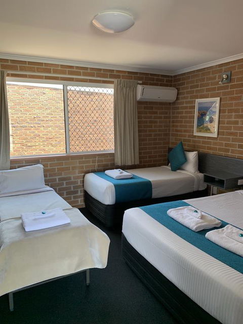 The Oaks Hotel Motel - Accommodation QLD 3