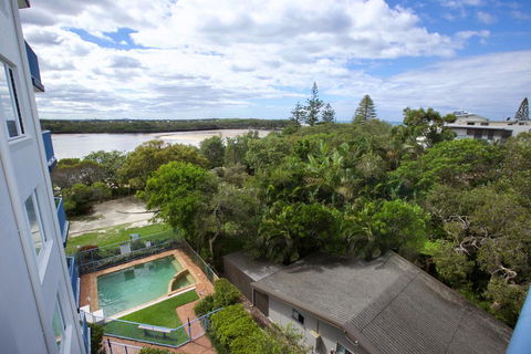 The Outlook Unit 14, 9 Hume Pde - Accommodation QLD 1