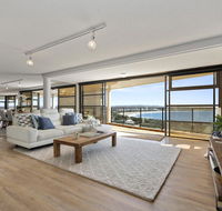 The Penthouse  Point Cartwright - INSTANT HOTEL WINNER 2019 - Accommodation QLD