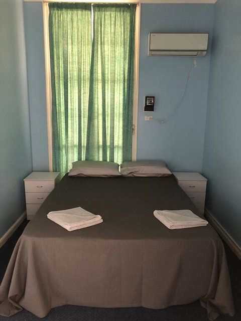 The Pink House - Accommodation QLD 0