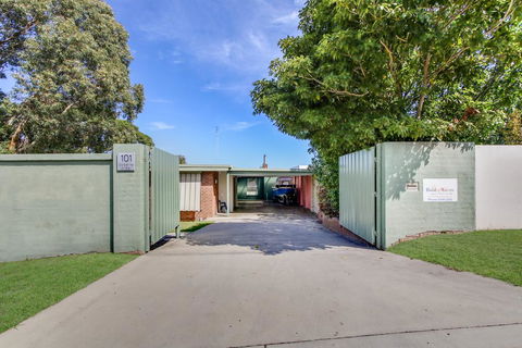 The Point - Accommodation QLD 2