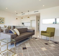 The Princess Bride - Executive 3BR Bulimba Apartment with Balcony in Central Location - Accommodation QLD