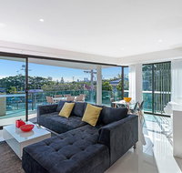 The Princess of Bulimba - Executive 3BR Bulimba Apartment with Large Balcony Next to Oxford St - Accommodation QLD