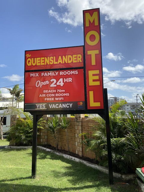 THE QUEENSLANDER MOTEL - Accommodation QLD 0