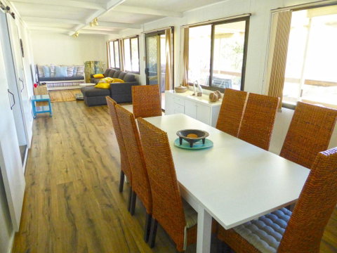 The Relax Shack @ Culburra Beach Sleeps 7 - Accommodation QLD 2