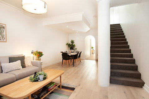 THE RENWICK - Hosted By: L'Abode Accommodation - Accommodation QLD 1