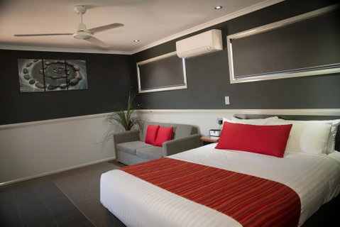 The Rocks Motel - Accommodation QLD 2