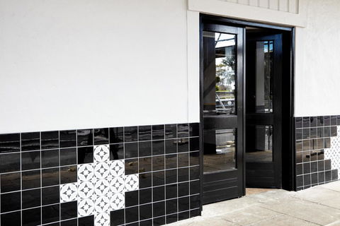 The Royal Hotel, Drouin - Accommodation QLD 3
