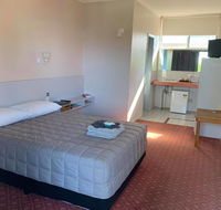 The Royal Motel - Accommodation QLD