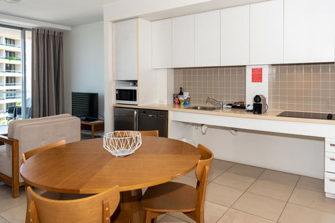 The Sebel Cairns Harbour Lights - Accommodation QLD 3