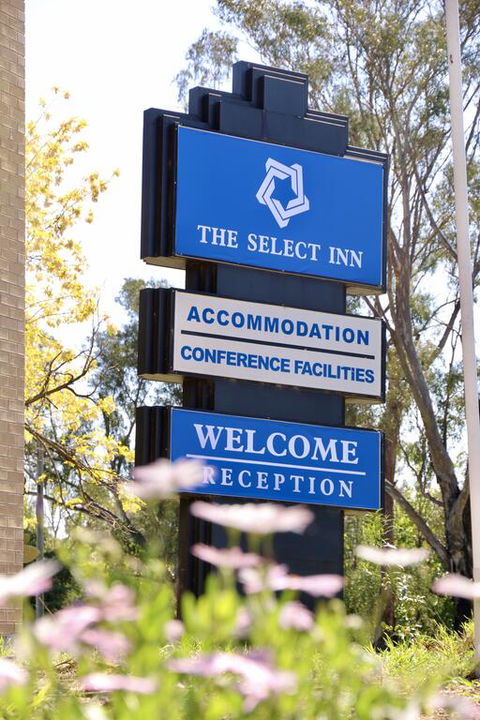 The Select Inn Penrith - Accommodation QLD 3