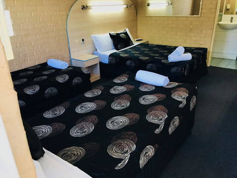 The Shamrock Hotel - Accommodation QLD 3