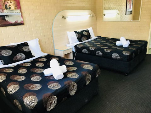 The Shamrock Hotel - Accommodation QLD 1