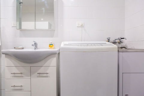 The Shouse - Accommodation QLD 3