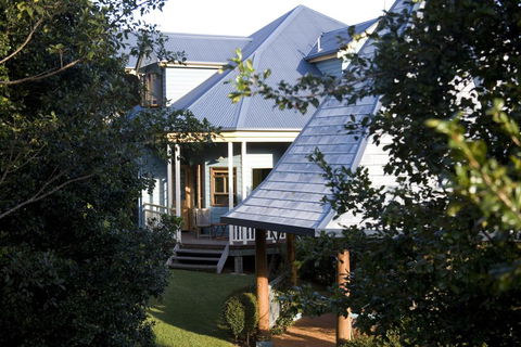 The Spotted Chook And Amelie's Petite Maison - Accommodation QLD 1