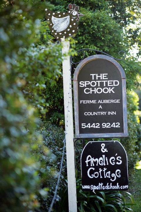 The Spotted Chook And Amelie's Petite Maison - Accommodation QLD 3