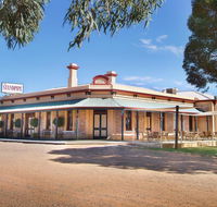 The Standpipe Golf Motor Inn - Accommodation QLD