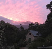 The Stone Cottage with tennis court - Accommodation QLD
