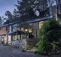 The Stone on the Hill - 3 bedroom house - Accommodation QLD