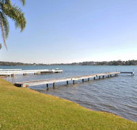 The Studio on the Lake  Fishing Point Lake Macquarie - honestly put the line in and catch fish - Accommodation QLD