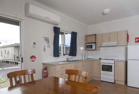 The Sundowner Cabin & Tourist Park - Accommodation QLD 1