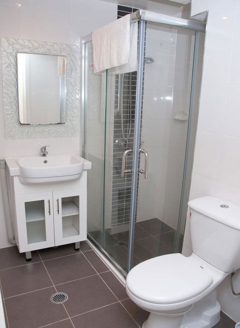 The Swiss Motel - Accommodation QLD 3